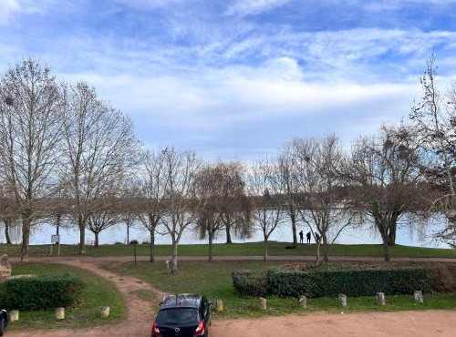 APPART COSY EN FACE ETANG SAULT