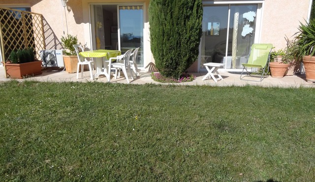 appart ground floor with terrace, garden in villa