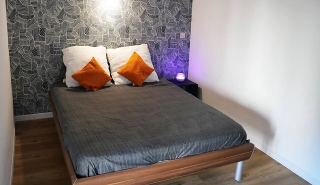 Appart Hotel T1 EasyPop - 5 min Futuroscope - Rentals du Grand Pont