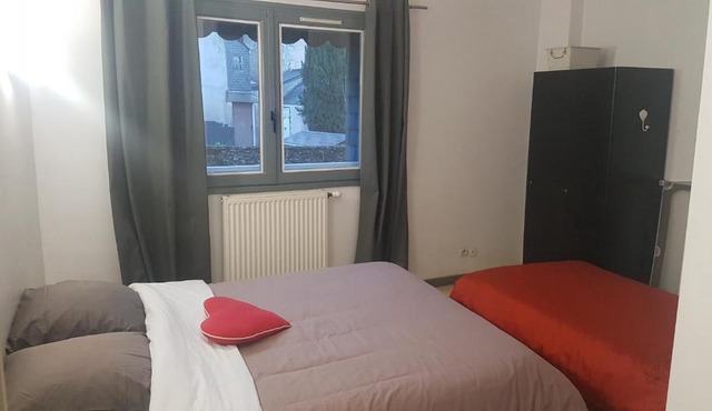 Appart simple entier 1 ch à ch-gontier 1er ou 2eme étage