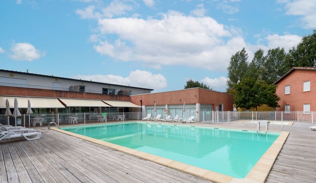 Appart sympa proche du Golf, accès Piscine