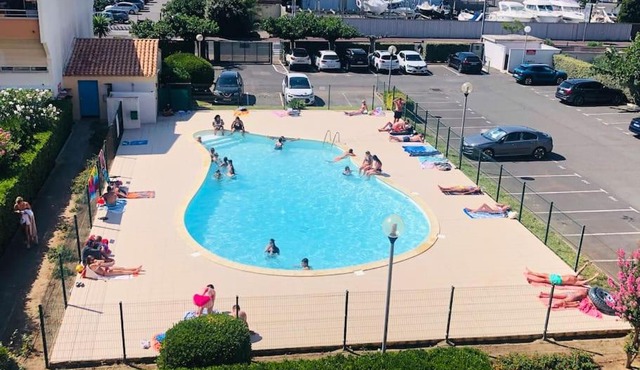 Appart T2 cabine climatisé à 1 min mer + piscine