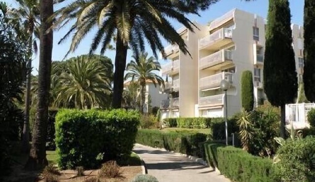 APPART T2 ST RAPHAEL SEASIDE PARK GARAGE POOL TERRACE SEA