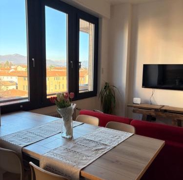 Appartamento con vista su Brunate