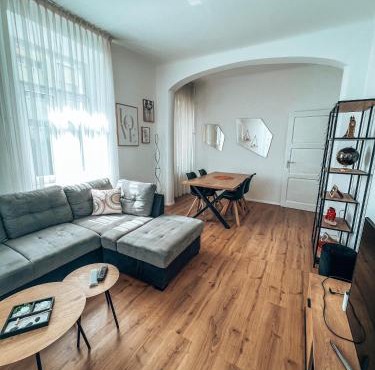 Appartamento in villa antica a pochi passi dal lago