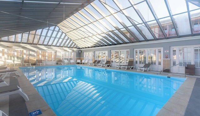 Appartement pour 6 pers dans résidence avec piscine couverte, parking (264)