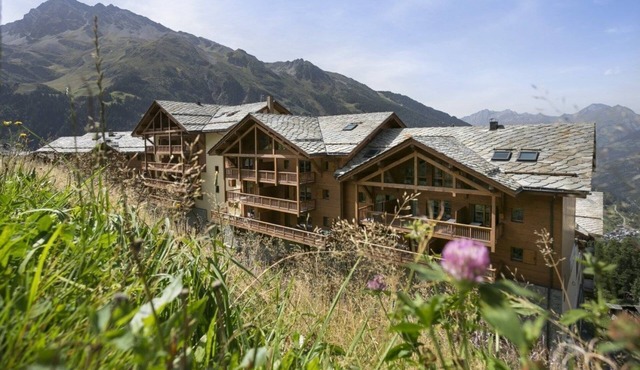 Appartement Confortable Près des Pistes | Accès Piscine Intérieure + Services de Spa