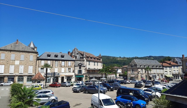 Appartement Avec Belle Vue, Très Proche du Centre de Bealieu