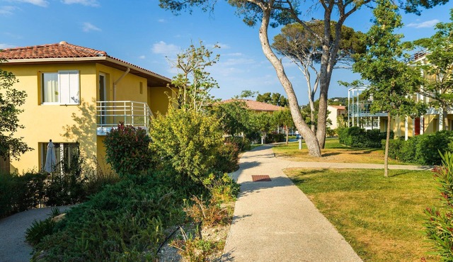 Appartement sur 2 étages pour 8 près de la plage