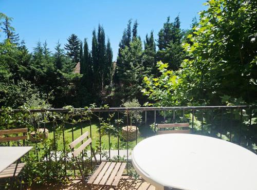 Appartement trois chambres avec jardin