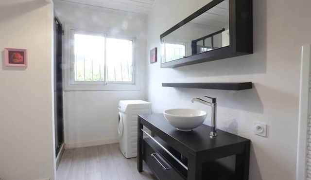Appartement Rénové 5 Personnes, 2 Chambres, Jardin, Parking
