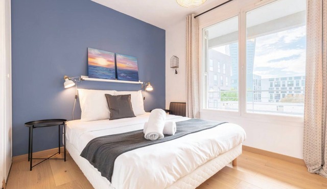 Appartement équipé proche gares + parking !