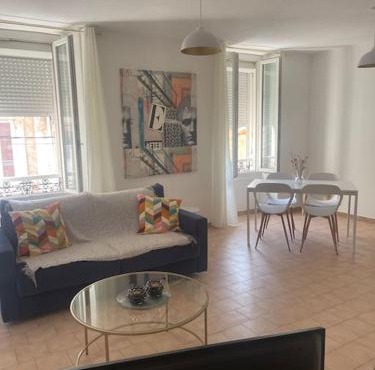 Appartement à 100 m de la gare