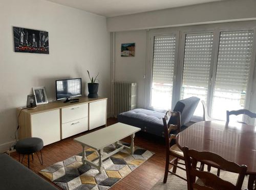 Appartement à 2km du circuit, proche tram, accès direct du circuit en tram en 5 mn