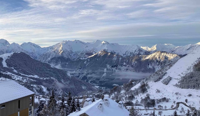 Appartement à la Montagne Alpe D'huez. 4 Chambres, Pieds des Pistes, 8 Couchages