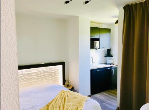 Appartement élégant avec Balcon à 5 min de Honfleur parking et piscine