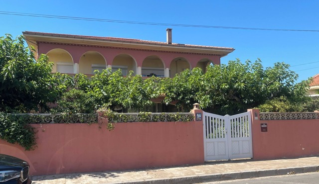 Appartement 1er étage d'une maison de famille, à 50 m de la plage.