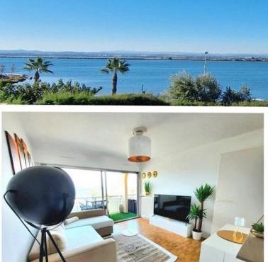 Appartement 1ere ligne piscine terrasse au bord de la plage front de mer avec vélos