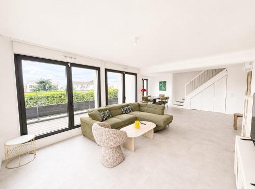 Appartement 2 chambres avec terrasse a Courbevoie