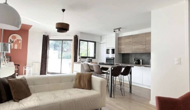 Appartement 2 Chambres Idéalement Situé en Centre Ville et au Calme