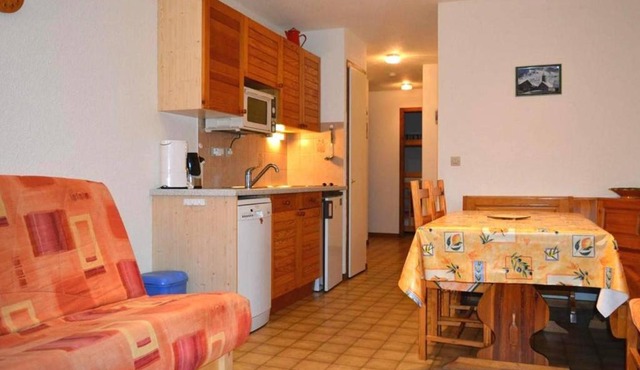 Appartement 2 pièces cabine, 300m pistes/comm, mén. inclus, parking - FR-1-241-11