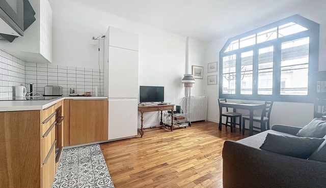 Appartement 2 Pièces Proche du Métro et de Toutes les Commodités