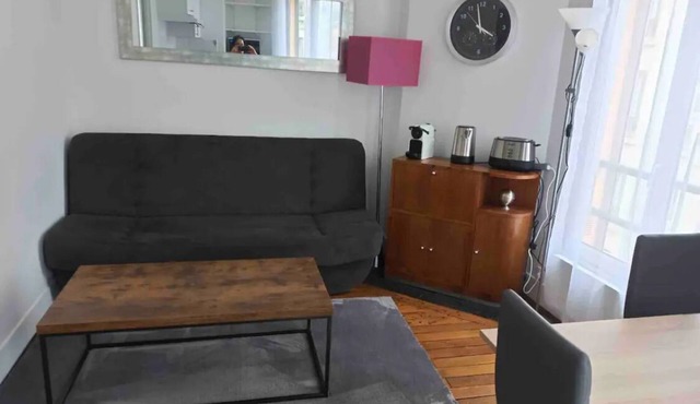 Appartement 2 Pièces Proche Tout Commerces et Proche Métro