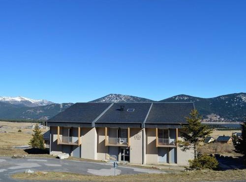 Appartement 2 Pièces Rénové avec Parking - Centre des Angles - FR-1-593-105