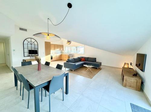 Appartement 3 chambres, piscine, 50 m des plages