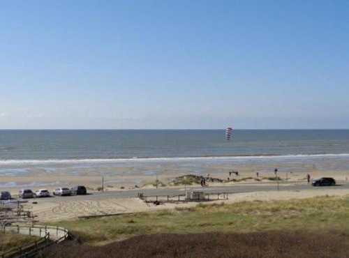 Appartement 3* face mer avec balcon, cuisine équipée, parking privé, proche club nautique - FR-1-672-3