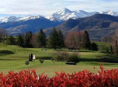 Appartement 3 étoiles, 2 chambres , cuisine aménagée, terrasse, face à la chaîne des Pyrénées