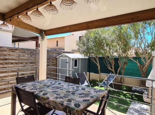 Appartement 3 pièces climatisé, terrasse, 6 couchages, parking privé, animaux admis - FR-1-326-673