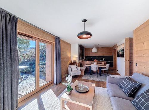 Appartement 4P avec terrasse et vue Mont Blanc - FR-1-560-24