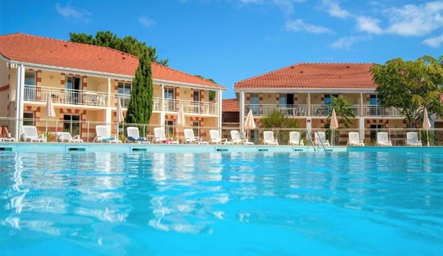 Appartement 6 personnes totalement rénové avec piscine