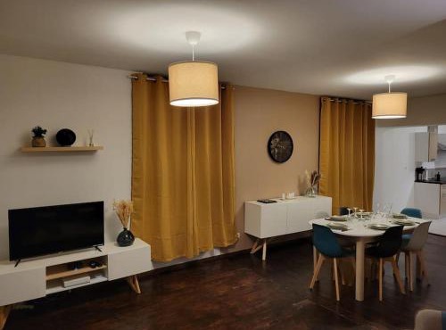Appartement 6 pers - séjour lumineux en ville