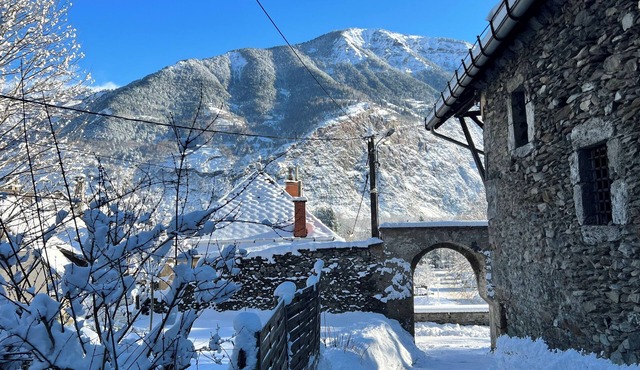 Appartement Avec Sauna et Wifi, au Coeur du Village, Avec vue sur la Montagne