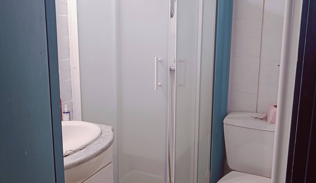 Appartement a 50 m de la Mer, Lumineux, Près Commodités