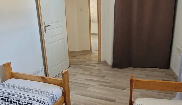 Appartement Atypique Avec Parking Gratuit Proche