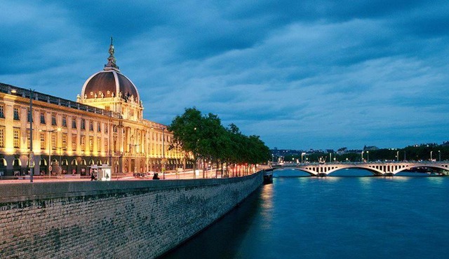 Appartement au CŒUR de Lyon proche du tram