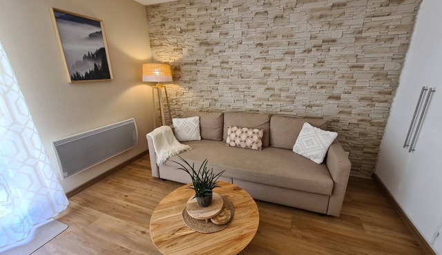 Appartement au Calme Dans Residence Avec Piscine, Entouré de Foret