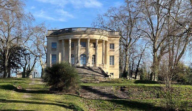 Appartement avec piscine et parking clos Proche du CHU Pellegrin du Krakatoa sur la Ligne de Tram A Aéroport Centre Ville et de la Ligne RER 42 SNCF Merignac Arlac Gare Saint Jean en 8mn