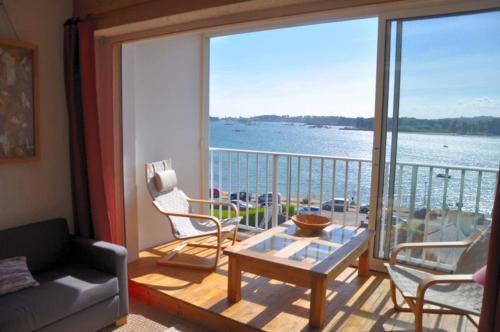 Appartement avec SUPERBE VUE MER et terrasse, à 100m plages à TREGASTEL - Ref 97