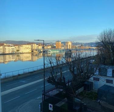 Appartement avec superbe vue sur le Rhône