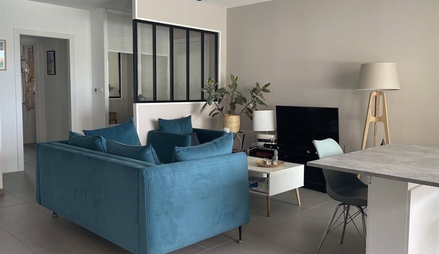 Appartement Avec Terrasse Cosy et Calme en Coeur de Ville