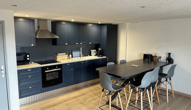 Appartement Avec Tous Commerces à 2 mn à Pieds