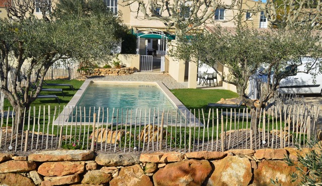 Appartement Avec Vues sur les Hauts du Village de Rasteau Dans le Vaucluse