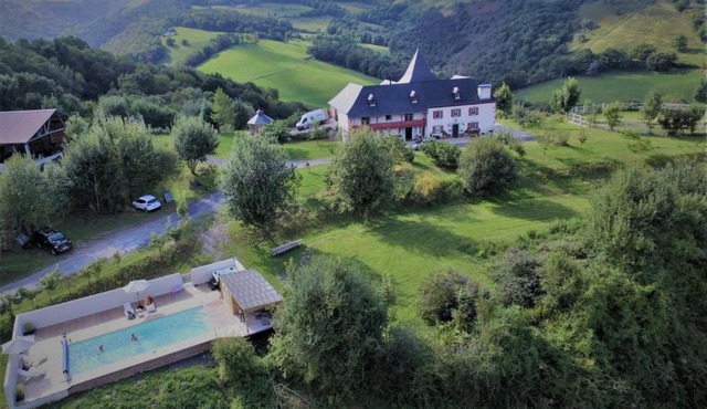 Appartement Barcus, 1 pièce, 2 personnes - FR-1-384-730