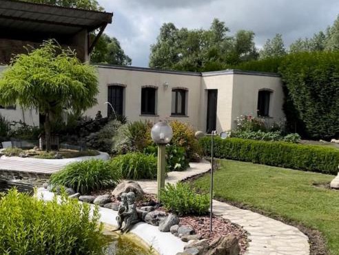 Appartement calme au coeur du jardin