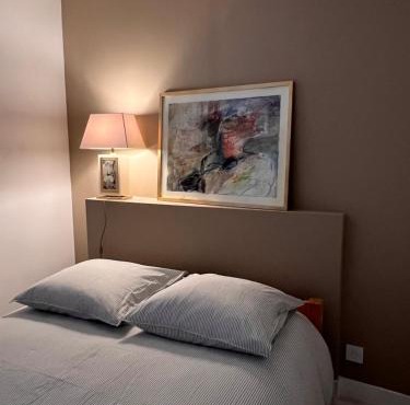 Appartement calme avec balcon hyper centre Avallon et petit dej offert