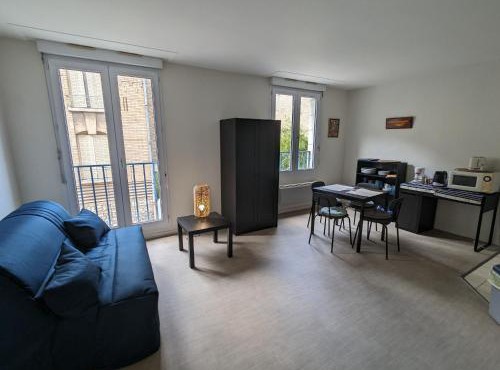 Appartement Centre Orléans avec Parking Privé, Proche Cathédrale et Musées - FR-1-590-362